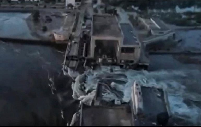 El ataque causará fallas en el suministro de electricidad y de agua potable, también podría afectar a la biósfera. EFE/Telegram Volodímir Zelenski