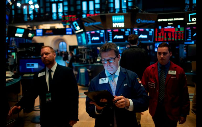 Por sectores, las mayores pérdidas este martes eran para el energético y el tecnológico. AFP/ARCHIVO