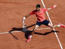 Djokovic volvió a ser Djokovic, a medida que el ruso iba perdiendo la muñeca que le había hecho dominar y se desdibujaba a costa del serbio. EFE / M. Badra