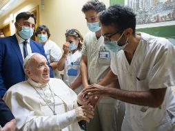 La operación ha sido considerada de urgencia después de los resultados de la tomografía computarizada a la que se sometió el martes y se produce después de la intervención al colon de julio de 2021. AP/Medios del Vaticano