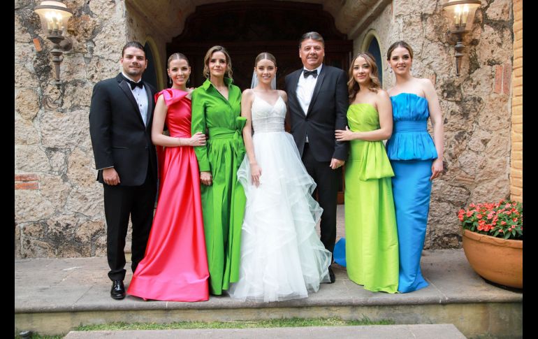 Adriana Sención, Jaime Villaseñor, Pau Villaseñor, Diego Novelo, Marcela M Ascencio y Juan Manuel Novelo. GENTE BIEN JALISCO/ Antonio Martínez