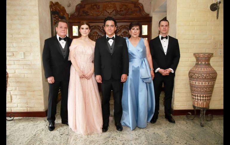 Juan Manuel Novelo, Marcela Novelo, Daniel Novelo, Marcela Ascencio y Aldo Novelo. GENTE BIEN JALISCO/ Antonio Martínez