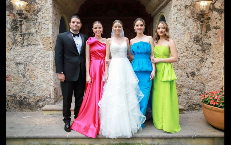Fernando, Dayanara, Pau, Adriana y Ana Paula Villaseñor. GENTE BIEN JALISCO/ Antonio Martínez