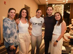 Alejandra Robledo, Madai Sánchez, Diana Gómez, Gabriel Silva y Flor Sánchez. GENTE BIEN JALISCO/ Antonio Martínez