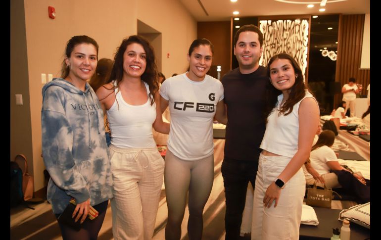 Alejandra Robledo, Madai Sánchez, Diana Gómez, Gabriel Silva y Flor Sánchez. GENTE BIEN JALISCO/ Antonio Martínez