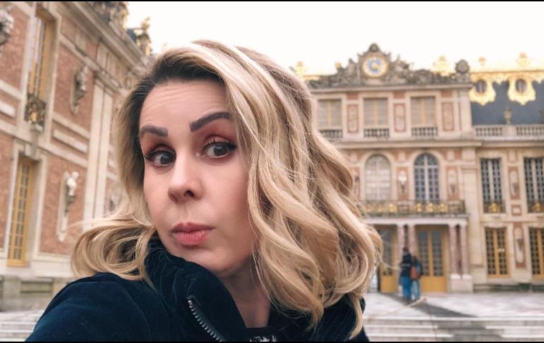 La ex conductora asegura que su foto íntima no tiene ninguna intención erótica. INSTAGRAM/ @atasarmiento