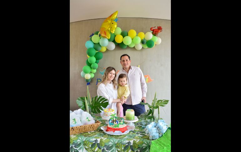 Marisa Rodríguez con Lucas e Israel Palafox. GENTE BIEN JALISCO/ Marifer Rached