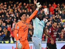 De acuerdo con información del diario francés Score, el PSG tendría pensado buscar a Memo Ochoa en sustitución de Sergio Rico, quien estará de baja tras haber sufrido un accidente. AFP / ARCHIVO