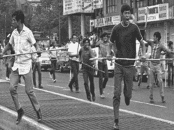 Con balas calibre 45 y carabinas 30 M-2 abatieron a jóvenes manifestantes, quienes corrieron para poder salvar sus vidas.  SUN / ARCHIVO