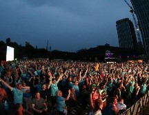 Toda una fiesta es la que se vive en las calles de Manchester. EFE/Adam Vaughan