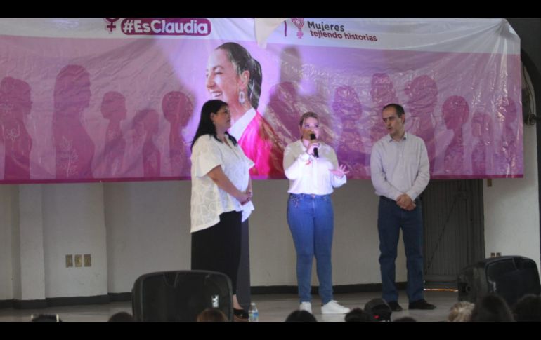 Casi 300 mujeres y algunos hombres se reunieron para escuchar las acciones de gobierno. ESPECIAL/A. Camacho