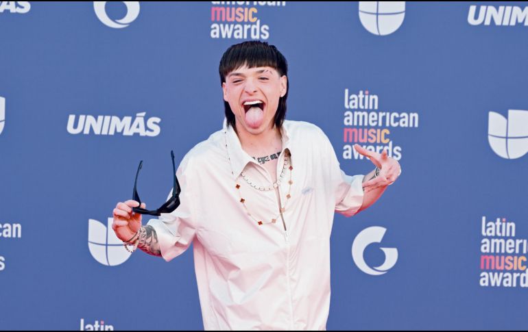 Peso Pluma presentó su nuevo tema en redes sociales. AFP/R. Beck