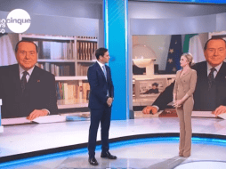 Entre lágrimas: así anunciaron conductores de televisión la muerte de Berlusconi. ESPECIAL / TWITTER@tvstellare