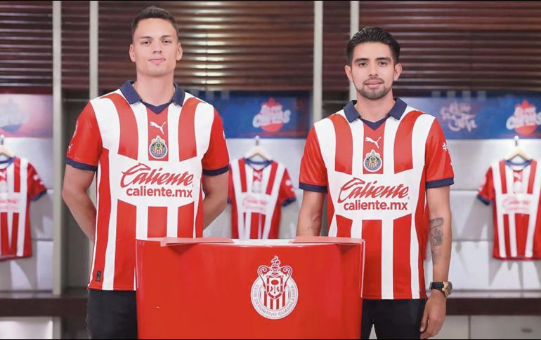 Óscar Whalley (izq.) llega del Lugo de la Segunda División de España, mientras que Marín cerró un ciclo exitoso con el Celaya de la Liga de Expansión. ESPECIAL/Chivas