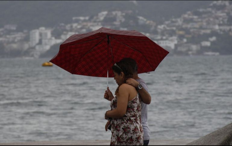 La imagen interpretada de la Conagua indica que estos fenómenos NO representan peligro para las costas nacionales. EFE / ARCHIVO