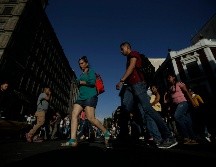 Las altas temperaturas son las principal razón de padecimientos como el golpe de calor y la deshidratación severa. EL INFORMADOR / ARCHIVO