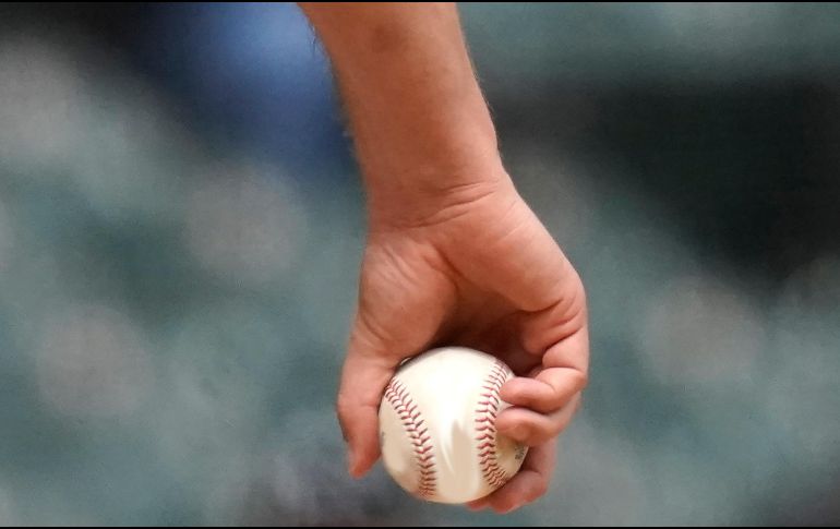 De acuerdo con información de un diario de Chihuahua, dos integrantes de la selección de beisbol de esa entidad fueron hospitalizados tras sufrir un golpe de calor. AP / ARCHIVO