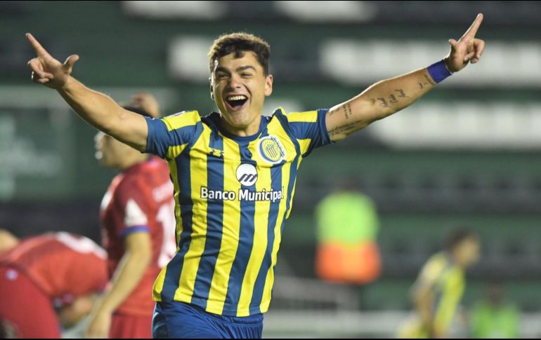 Luca Martínez Dupuy juega con el equipo de Rosario Central en la primera división de Argentina. ESPECIAL