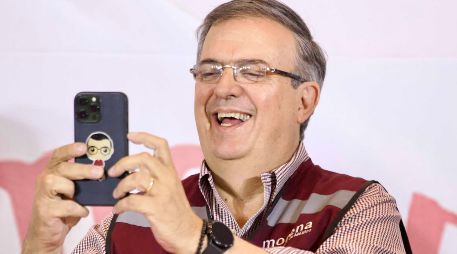 “Soy el primero en las encuestas”, dice Ebrard al registrar candidatura