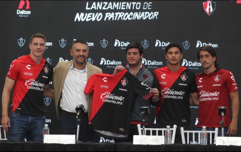 Este jueves fue la presentación de la playera del equipo rojinegro. EL INFORMADOR/A. Camacho