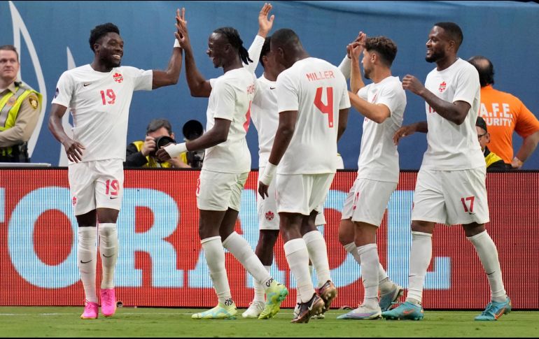 De manera contundente, Canadá se impuso ante Panamá. AP/John Locher