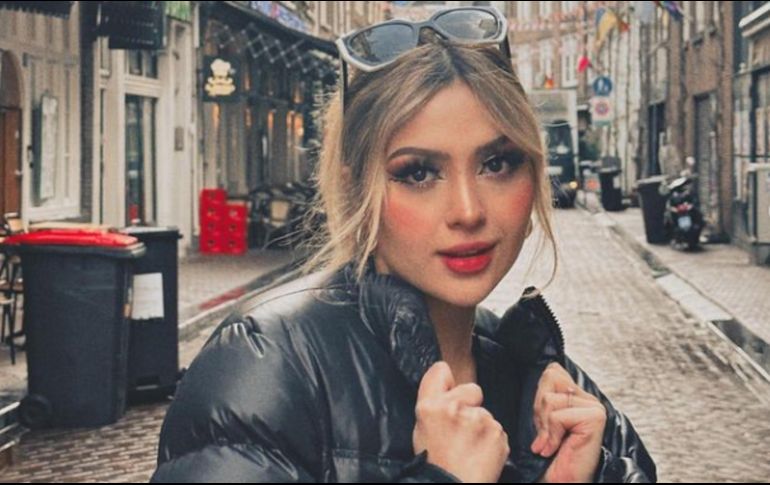 Abril no siempre fue streamer, ya que tras terminar sus estudios secundarios, ingresó en la Facultad de Ciencia de la Comunicación, aunque no pudo terminar su carrera debido a que comenzaba a despuntar su carrera en el mundo del stream. INSTAGRAM / arigameplays