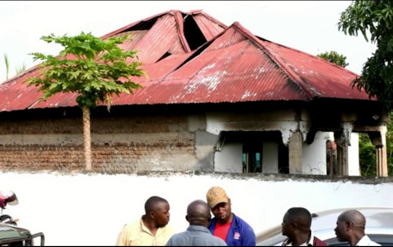 Los atacantes mataron a 37 estudiantes, un guardia de seguridad y otras tres personas de la comunidad. AP