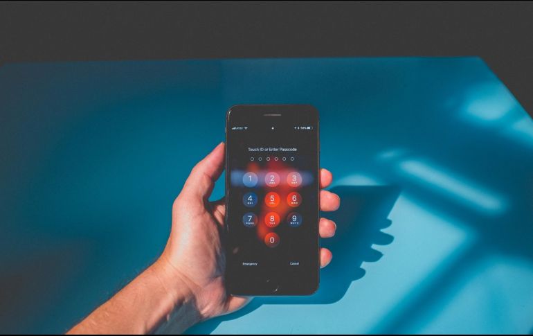 Toma nota de cómo ver las contraseñas guardadas en tu celular. ESPECIAL/Foto de Kenny Eliason en Unsplash