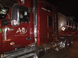 El tractocamión estaba estacionado de forma inadecuada en la carretera. ESPECIAL