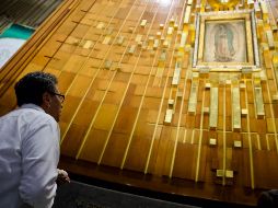 Ricardo Monreal acudió  ayer a la Basílica de Guadalupe, en compañía de su familia, antes de iniciar sus recorridos por todo el país. SUN/G. Espinosa