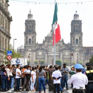 López Obrador convoca a "fiesta" en el Zócalo el 1 de julio
