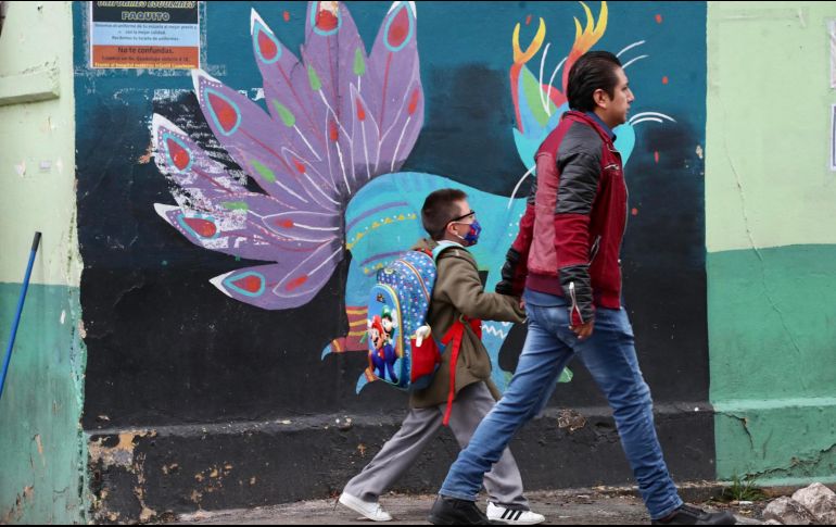 Gobernador constitucional del Estado de Sinaloa, Rubén Rocha Moya informó que las clases podrían concluir por las aulas que carezcan de aire acondicionado. SUN/ ARCHIVO