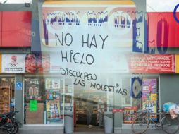 En tiendas de conveniencia se agotaron los hielos. ESPECIAL