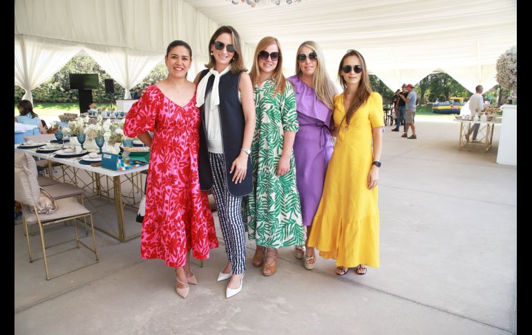Lily Quevedo, Luz Elena de Aguilar, Aracely Gutierrez, Yvonne Orendain y Nathalia Diaz Del Bosque. GENTE BIEN JALISCO/ Antonio Martínez