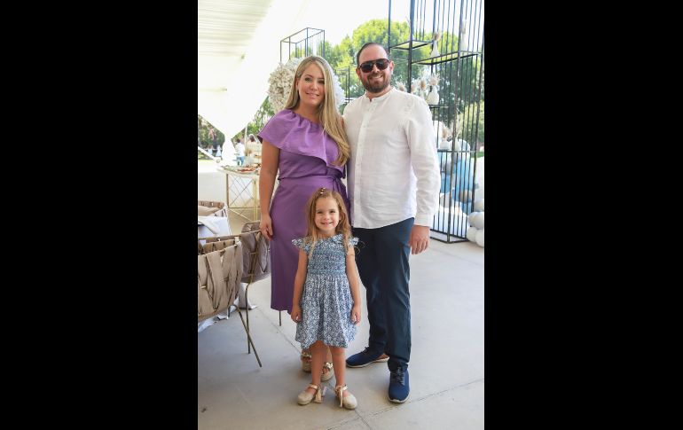 Ivonne Orendain, Juan Pablo Carrillo y Alexa Carrillo. GENTE BIEN JALISCO/ Antonio Martínez