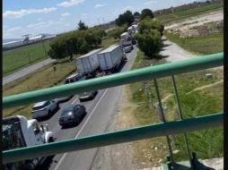 El tiroteo en la carretera ocasionó que se parara el tráfico. ESPECIAL