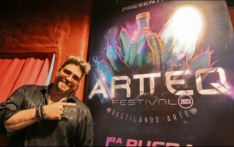 El organizador Charlie Meier, señala que los asistentes vivirán una gran fiesta llena de arte. EL INFORMADOR/ A. Camacho