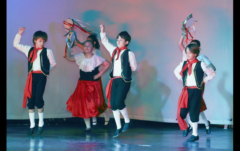 Bailables Italia. GENTE BIEN JALISCO/ Claudio Jimeno