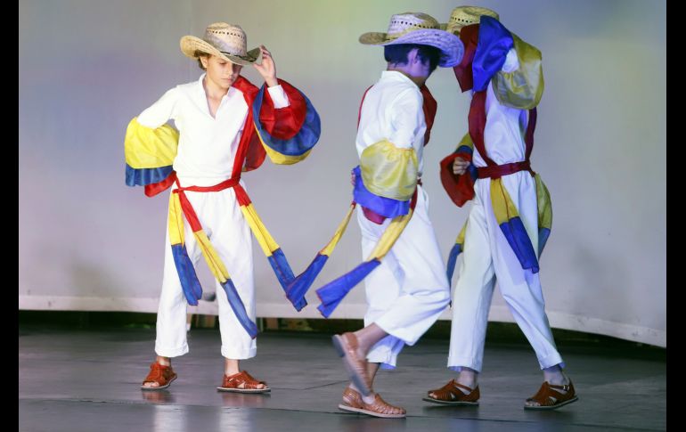 Bailables Colombia. GENTE BIEN JALISCO/ Claudio Jimeno