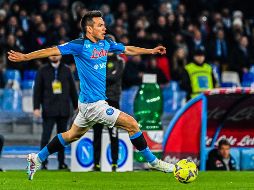 Hirving Lozano, quien se encuentra en recuperación de una lesión, sería una de las bajas del equipo napolitano en el siguiente torneo. AFP / ARCHIVO