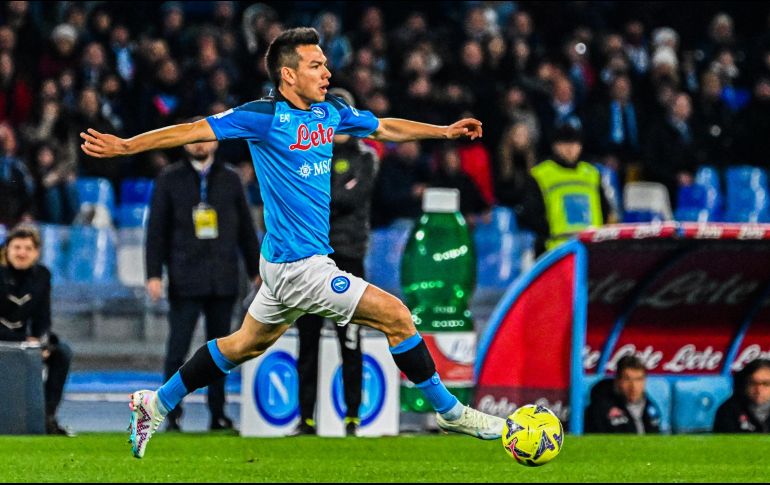 Hirving Lozano, quien se encuentra en recuperación de una lesión, sería una de las bajas del equipo napolitano en el siguiente torneo. AFP / ARCHIVO