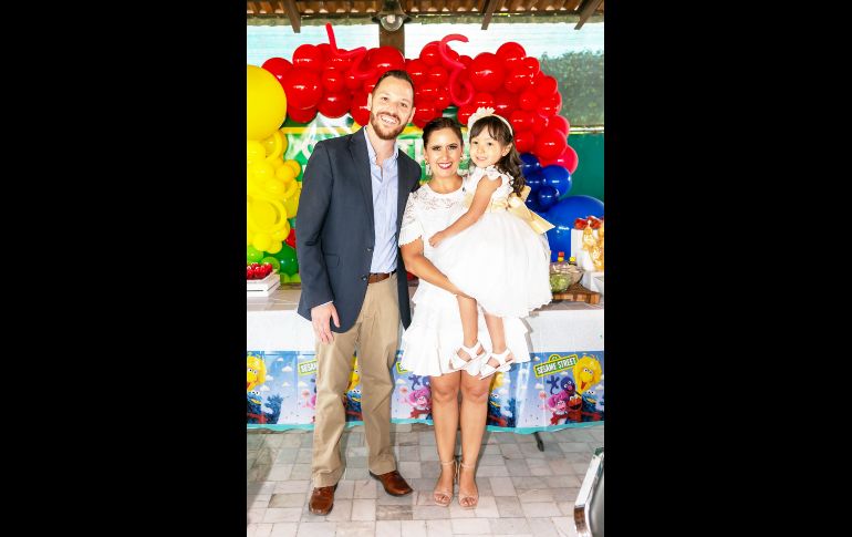 Vinicio Rodríguez, Ana Sofía Pérez Sandi de la Peña y Sofía Rodríguez. GENTE BIEN JALISCO/ Jorge Soltero