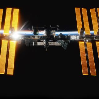 Espacio: Cosmonautas rusos inician caminata en Estación Espacial Internacional