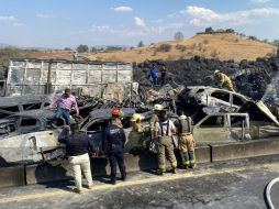 Por el accidente ocurrido en la carretera Zapotlanejo-Lagos de Moreno murieron seis personas y 21 resultaron heridas. ESPECIAL