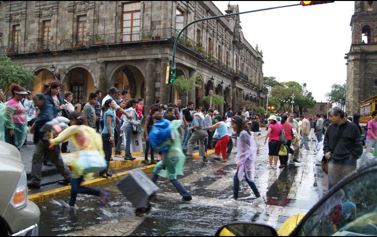 El cielo estará despejado durante el día, aumentando la nubosidad hacia el final de la tarde y noche. EL INFORMADOR / ARCHIVO