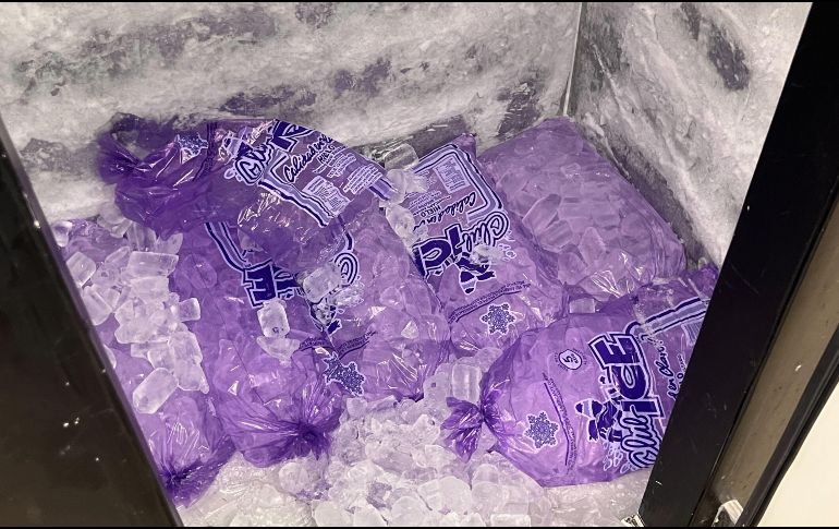 La demanda de hielos ha aumentado debido a la tercera ola del calor que se ha registrado este mes en el país. EL INFORMADOR/ Archivo