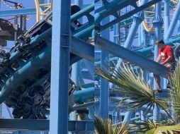 El parque de atracciones fue evacuado para facilitar el trabajo de los equipos de rescate. ESPECIAL