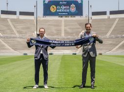 Santiago Baños y Fernando Hierro dieron a conocer los detalles de este Clásico Nacional que se realizará en California. Twitter/@Chivas