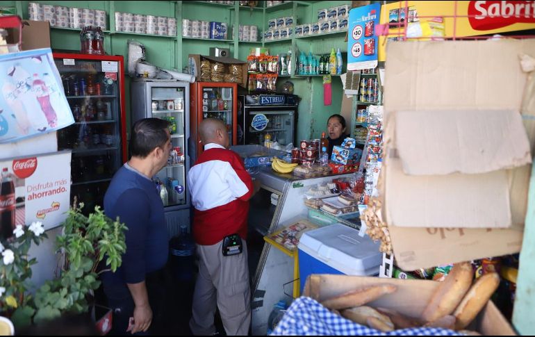 En general el cobro para los pequeños comercios es de 500 pesos, pero puede llegar a los 30 mil o 50 mil pesos. EL INFORMADOR/ARCHIVO