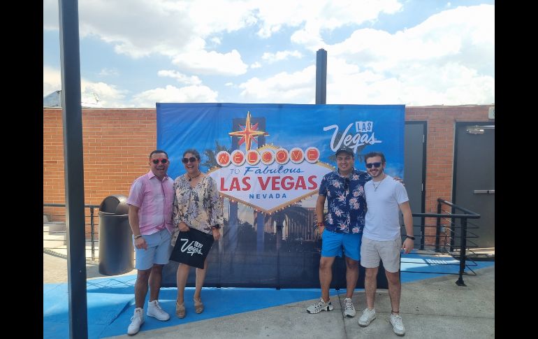 ahora que es el mes del Pride, la temática de esta pool party fue muy ad hoc por los festejos de la diversidad con inflables de unicornio y banderas arcoíris que decoraban las mesas para los invitados especiales y medios de comunicación. EL INFORMADOR / K. Esparza